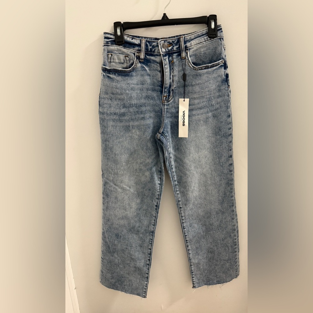 ✨NWT! Vigoss Straight Leg Cropped Jeans - Light Blue